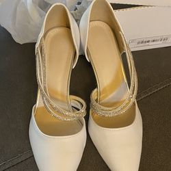 Women Metallic Ankle Strap Pumps, Point Toe Chunky Heeled Glamorous Pumps - Size 10-10.5