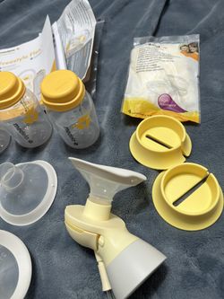 Medela Freestyle Flex Pump With Accessories