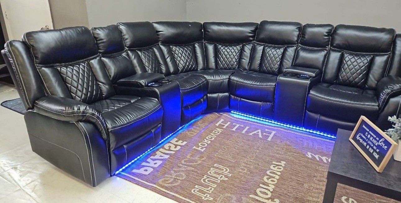 NEW BLACK RECLINING SECTIONAL WITH BLUETOOTH SPEAKERS AND LED LIGHTS WITH USB CHARGER 