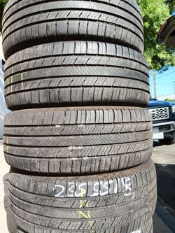 Vendo 4 Llantas Usadas 235 55 18 Michelin