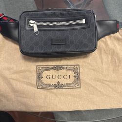 Gucci Fanny Authenticated Slightly Used 