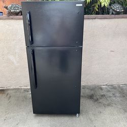 Insignia Fridge Black 18cu Ft 30x30x66🛑👍3 MONTHS WARRANTY