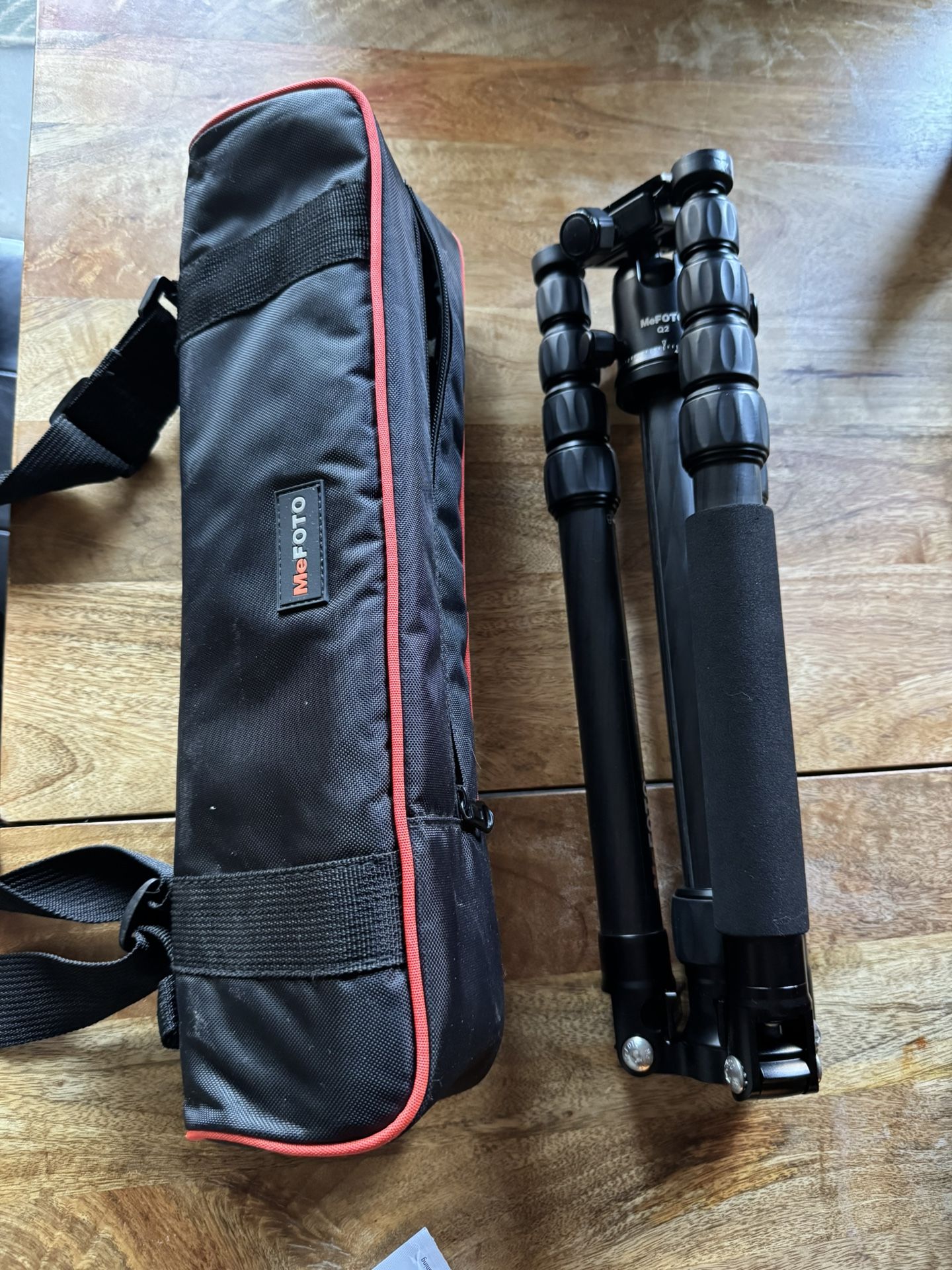 MeFOTO Q2 Carbon Fiber Travel Tripod - Excellent Condition