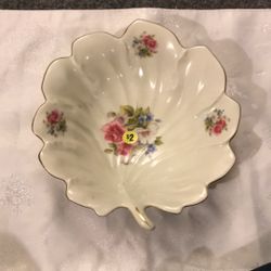 Glass Leaf Shape With Flower Design Bowl