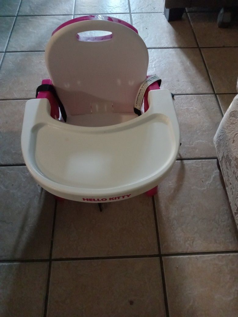 Hello Kitty Baby Eating Chair