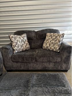 Ashley furniture sofa couch set WITH RUG (DELIVERY AVAILABLE)