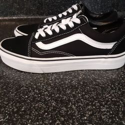 Vans womens 7.5 Great Condition 