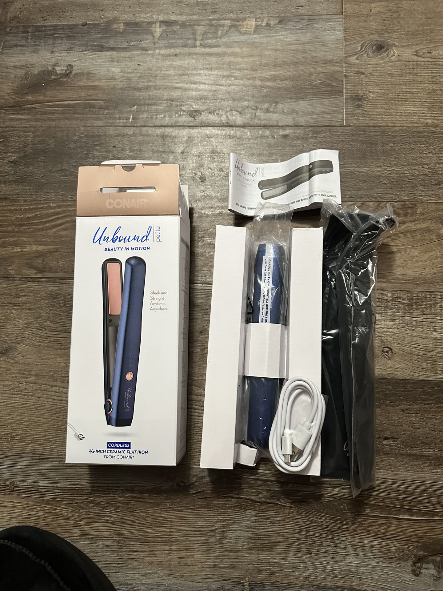 Conair Unbound Petite Cordless 3/4 Inch Ceramic Mini Flat Iron