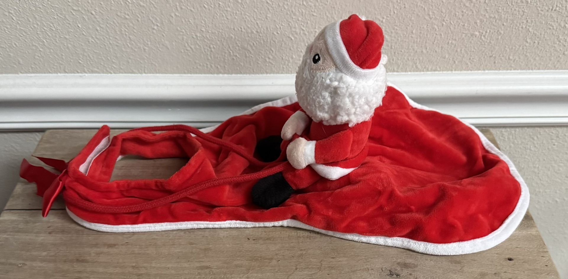 Dog Santa Riding Costume size medium Just $5 xox
