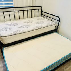 Twin Trundle Bed With 2 Mattresses 