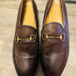 GUCCI ITALY WOMEN SIZE 71/2 PERFECT CONDITION REGULAR PRICE ITS $1000  OBO 