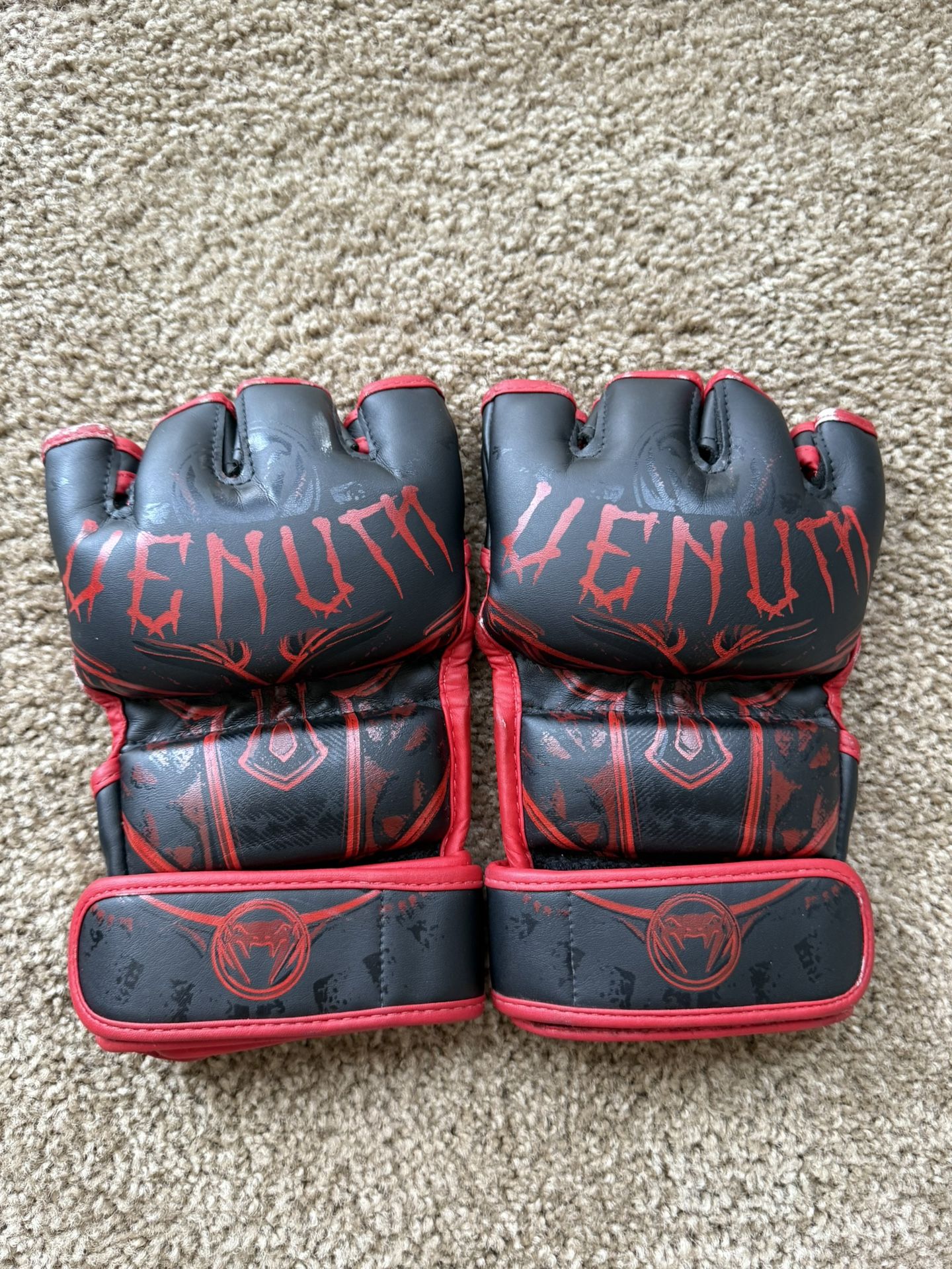 Venum MMA 6oz gloves