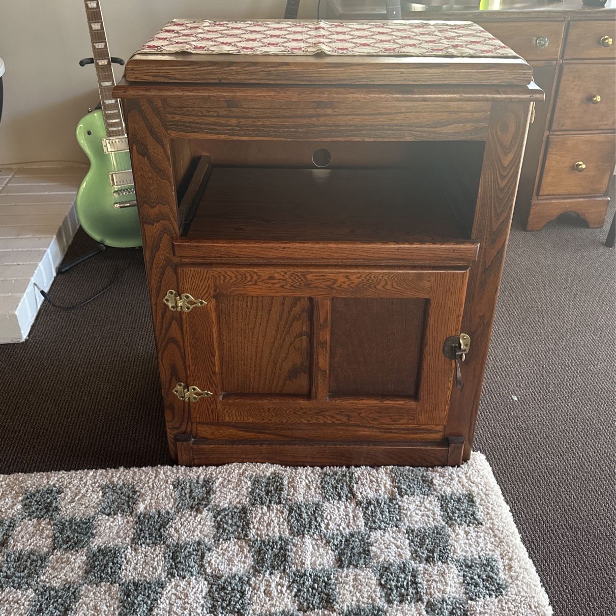 Hard Wood Swivel Record Player Station