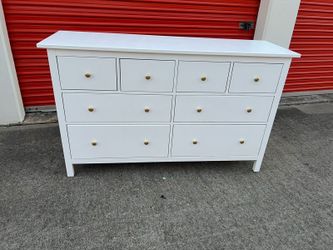 Ikea dressesr with 8 drawers