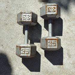 35 lb Cast Iron Hex Dumbbells (70 lbs Total)