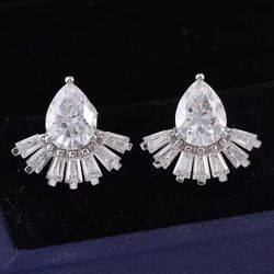 18K Gold Pear & Baguette Cut Diamond Stud Earrings Wedding Engagement 