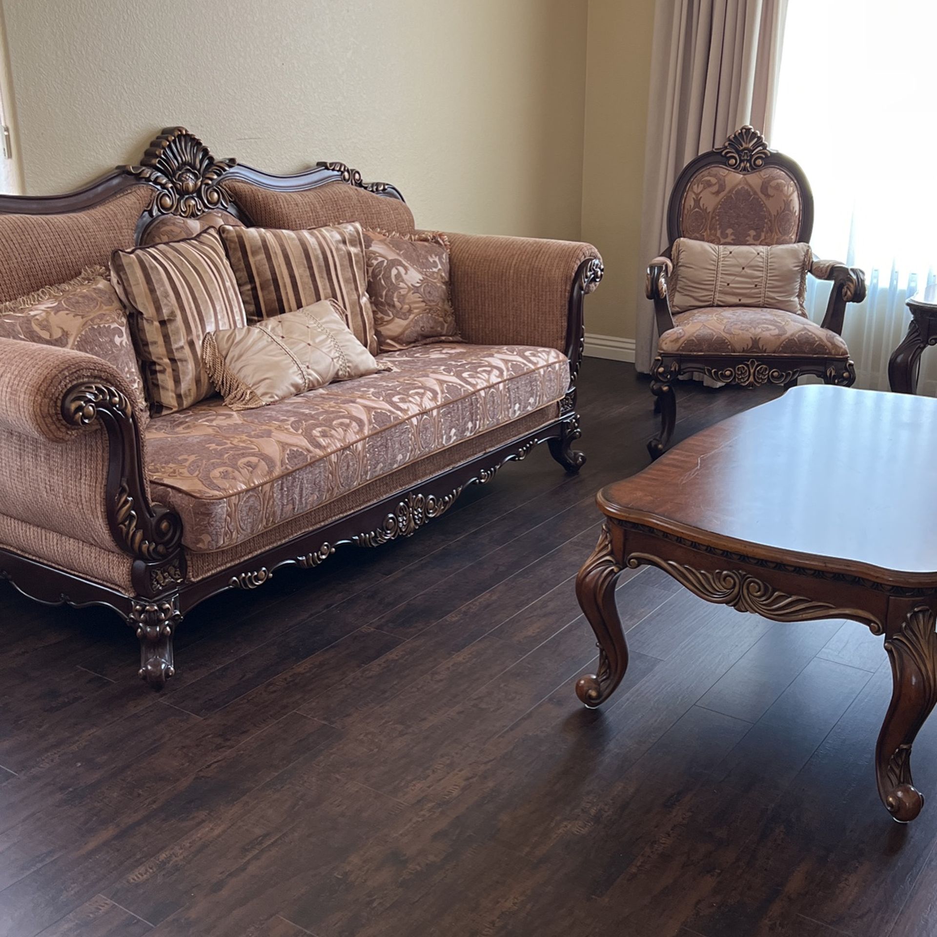 9 pieces of furniture set