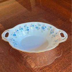 Royal Albert fine bone china from England memory lane pattern 5 inch small dish