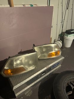 Dodge Ram 1500 Headlights 2010