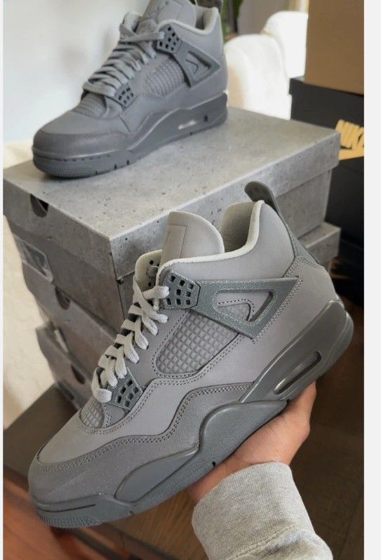 Jordan 4 "Wet Cement"