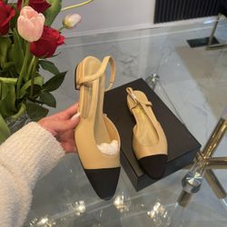 Chanel Flats- Size 8  🔴sale🔴