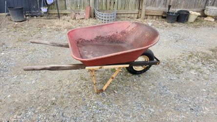 Wheelbarrow Good Condition 👍 $30
