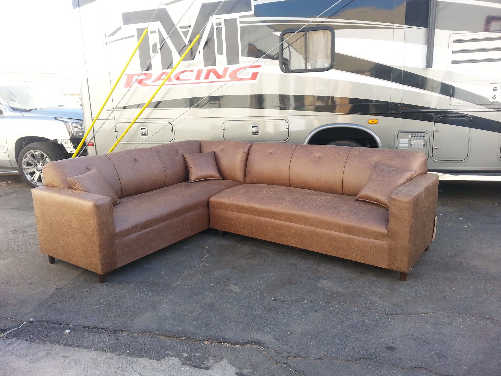NEW 7X9FT CAMEL LEATHER SECTIONAL COUCHES