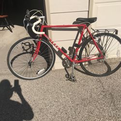 Trek 330 Racing Bike. Excellent Condition 