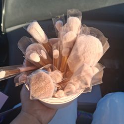 Brochas de beauty creation