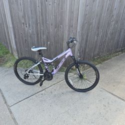 Mongoose Bike/24" Wheels/21 Speed