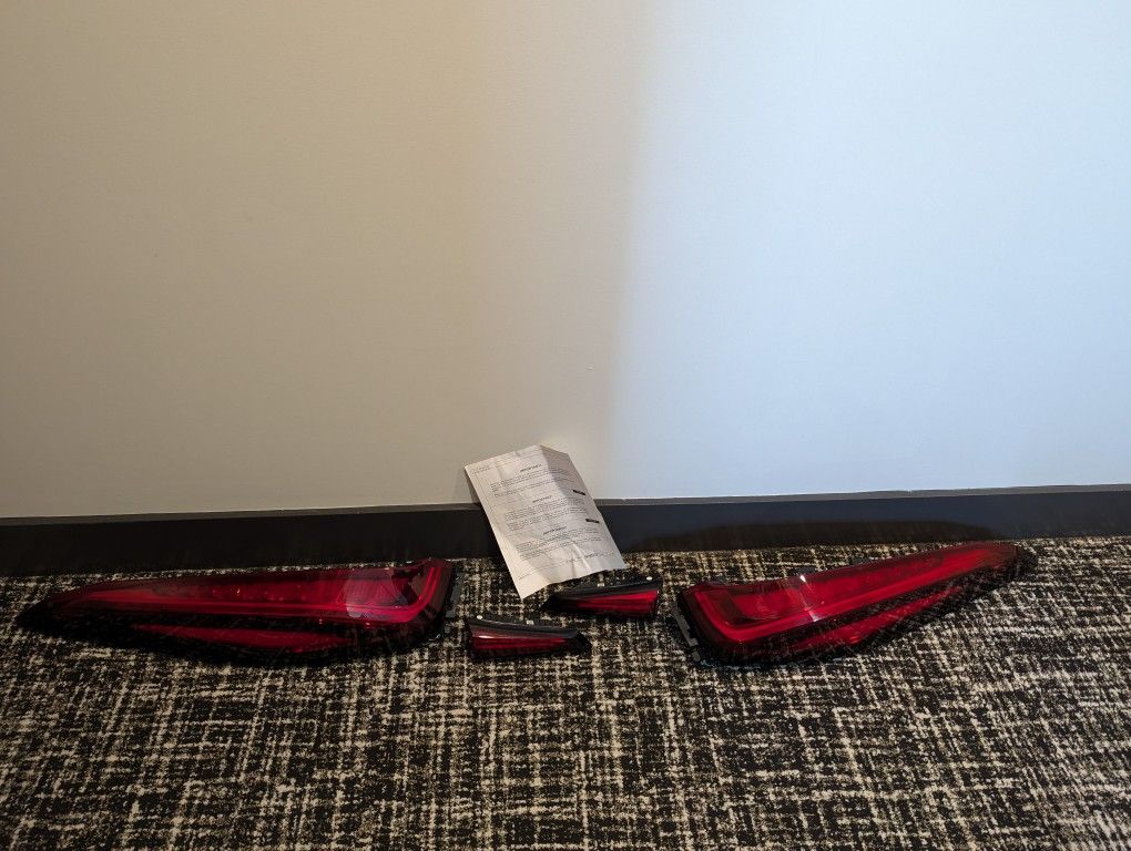 Cadillac XT4 LED Tail Lights *NEW Condition*