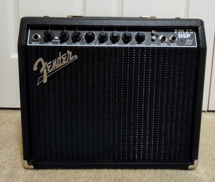 Fender FM25 Guitar Amplifier - Like New