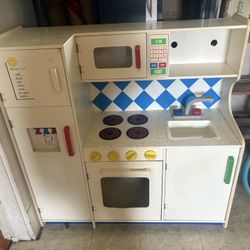 Melissa And Doug  Wooden Kitchen Set 