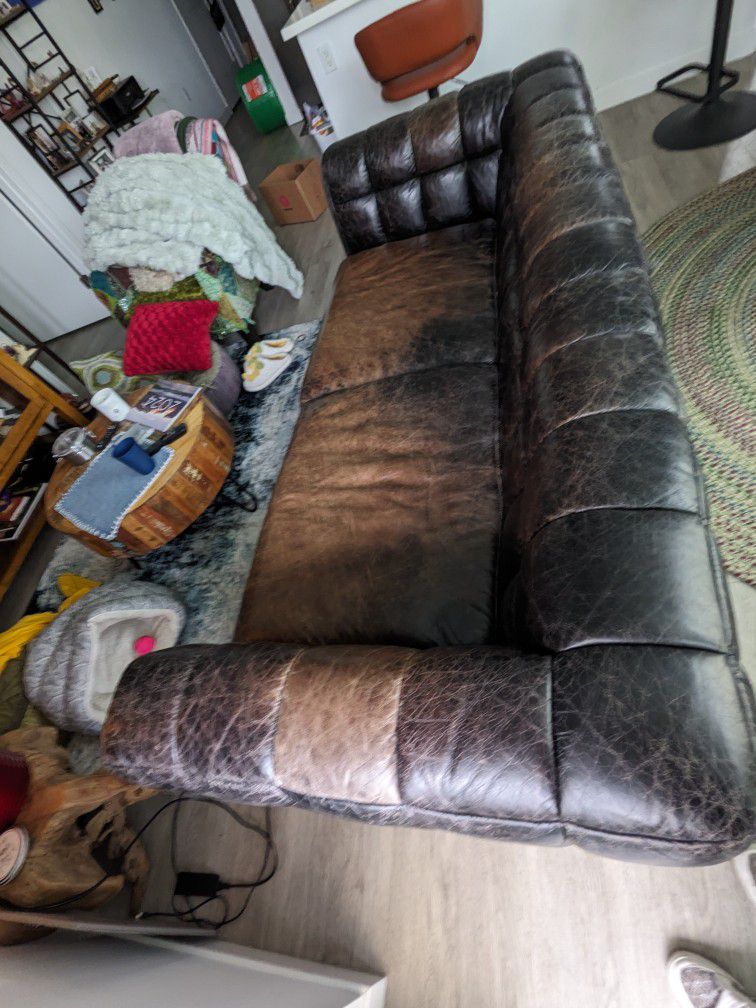 Italian Leather Couch Will Take 600/ !800, Steal
