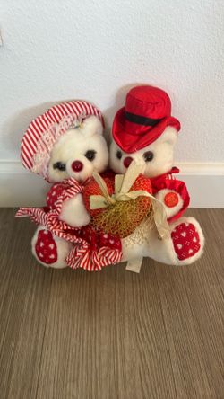 🧸 Vintage Valentine’s Day Teddy Bear Couple