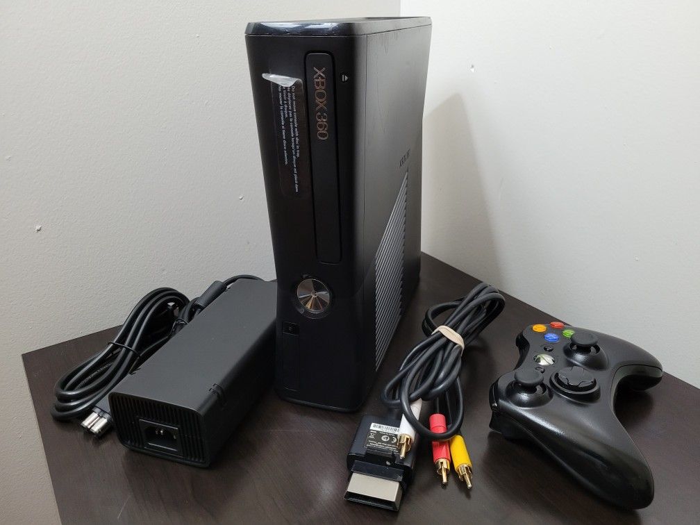 Xbox 360 Slim. Full Bundle