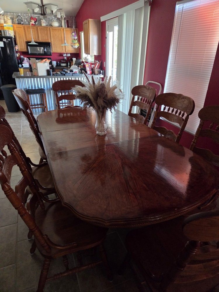 8 Person Dining Table Set. Oak.