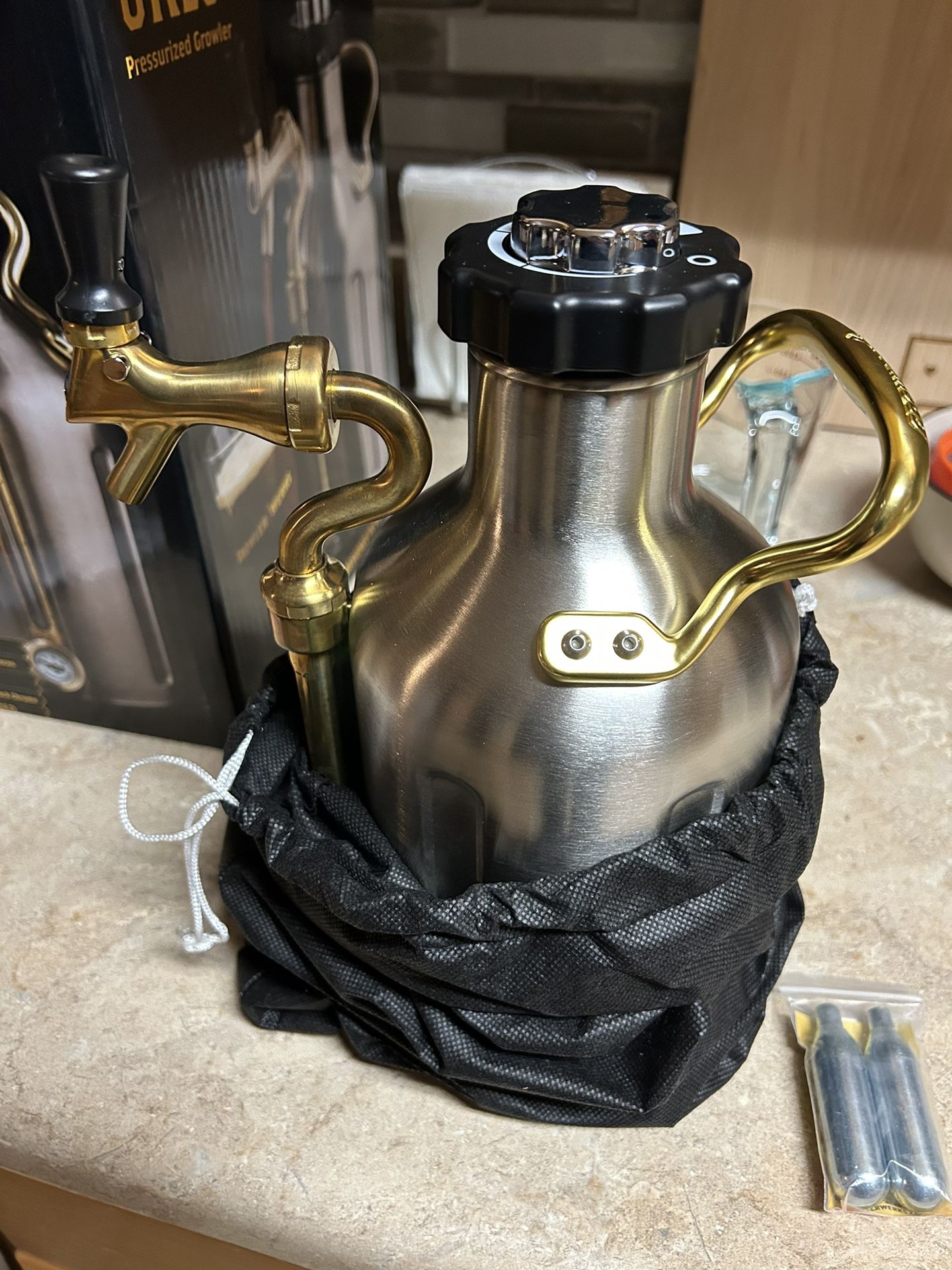 GrowlerWerks uKeg Carbonated Growler