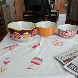 Pioneer Woman Set Of 3 Nesting Bowls