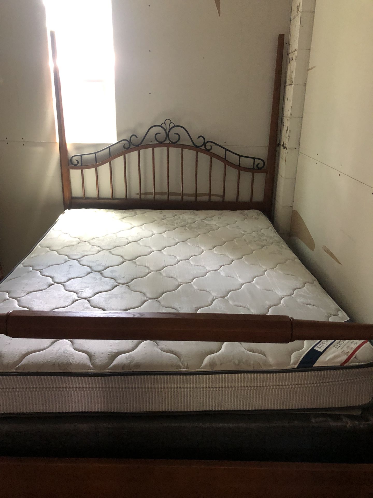 Queen Size Bed for sale 