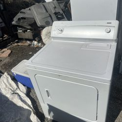 Kenmore Gas Driyer An Excellent Working Condition. No Issues At All.🐝