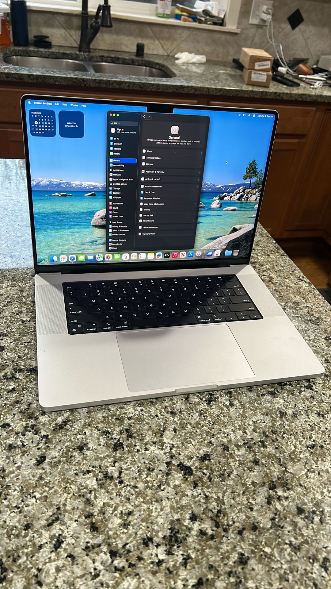 MacBook Pro M4 16 Inch 24gb Ram One Tb With Charger