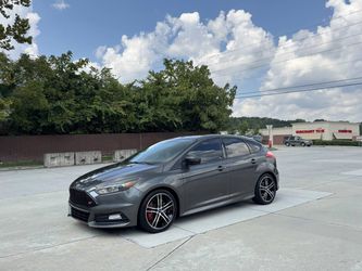 2017 Ford Focus ST