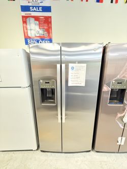 GE Side By Side Refrigerator/stainless Steel