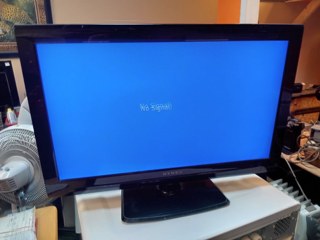 32 Inch Dynex TV / Monitor