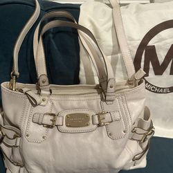 Michael Kors Gansevoort Genuine Leather Handbag/ Satchel – Vanilla/Cream – NWT