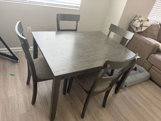 Kitchen table ( read description )
