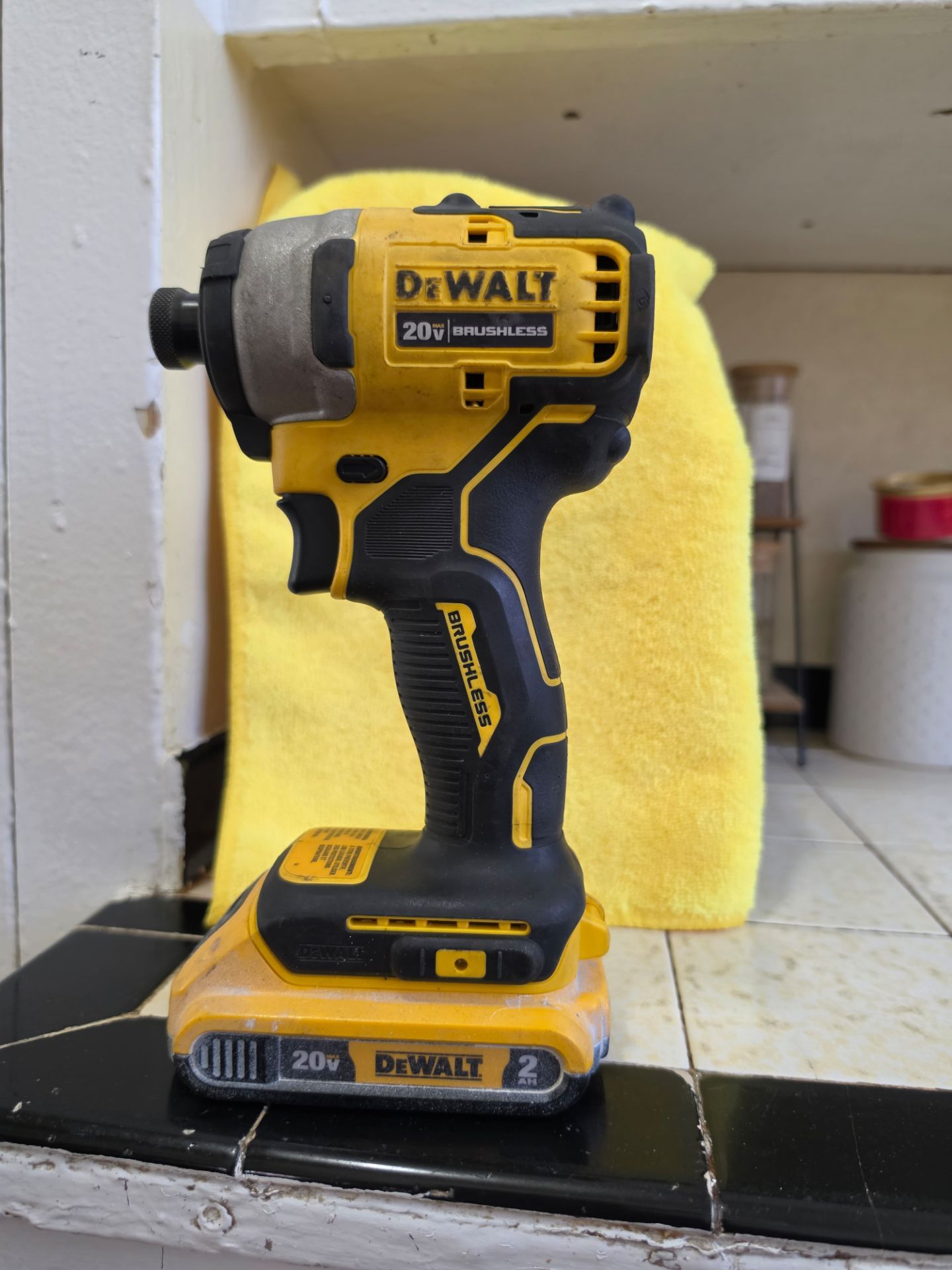 Dewalt 20 v atomic