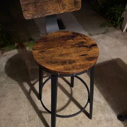 2 Bar Stools
