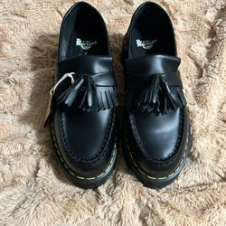 Dr  Martens Size 6